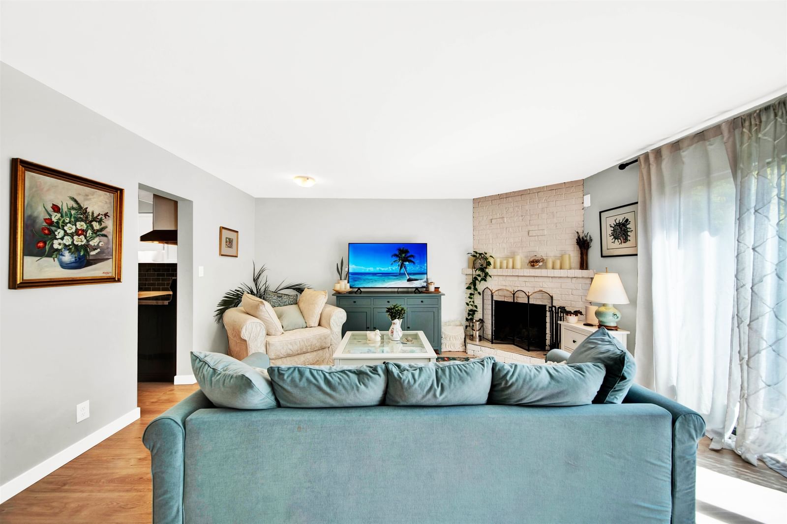 Listing Image 8