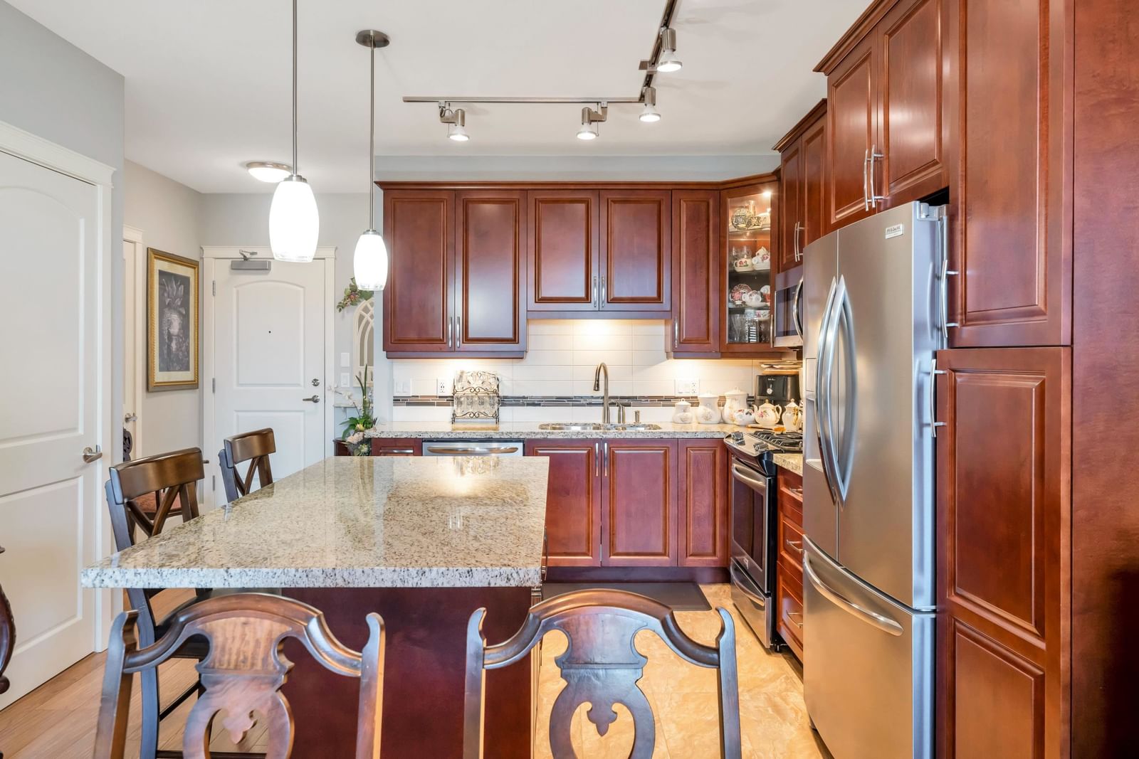 Listing Image 11