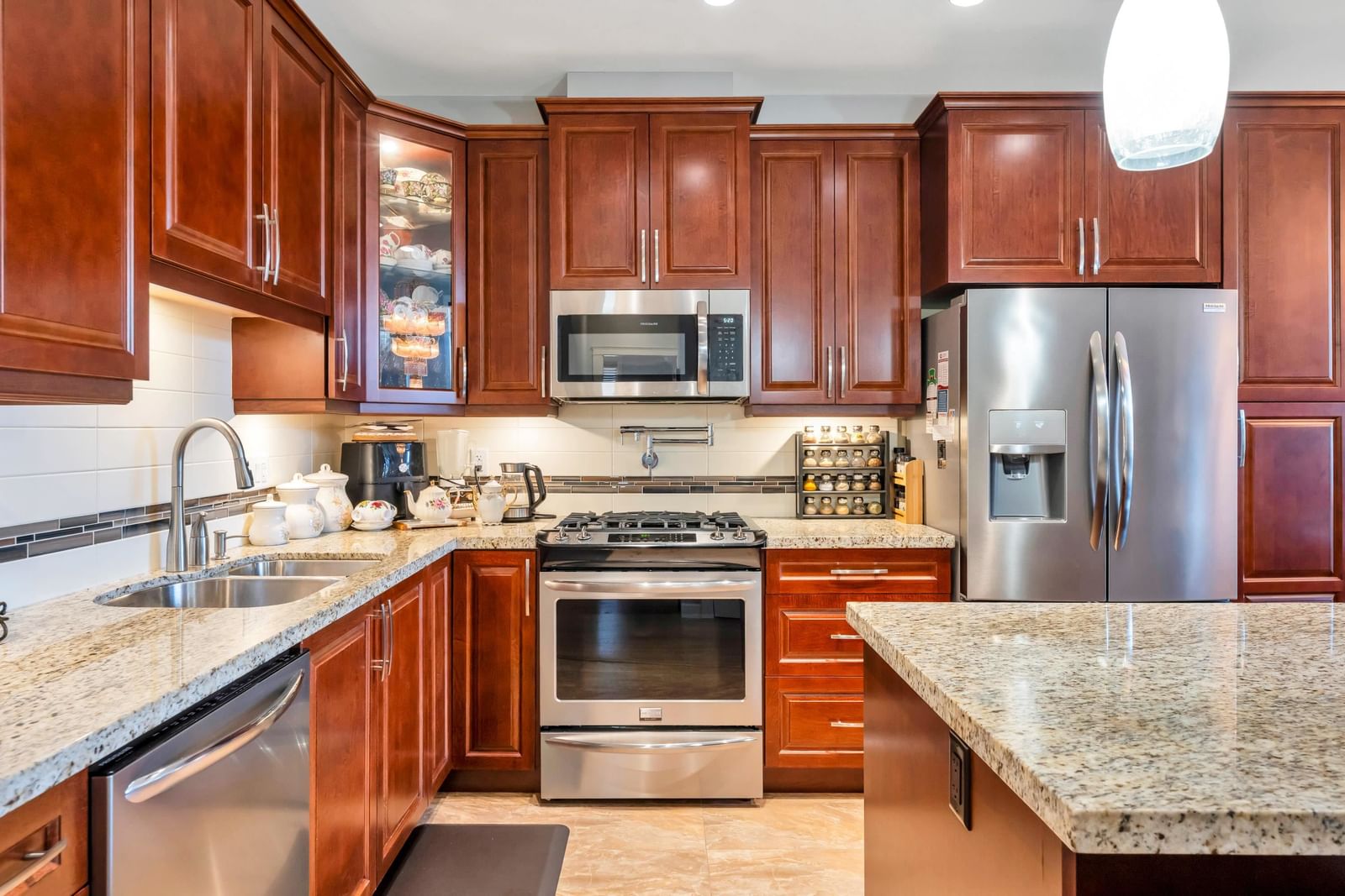 Listing Image 15