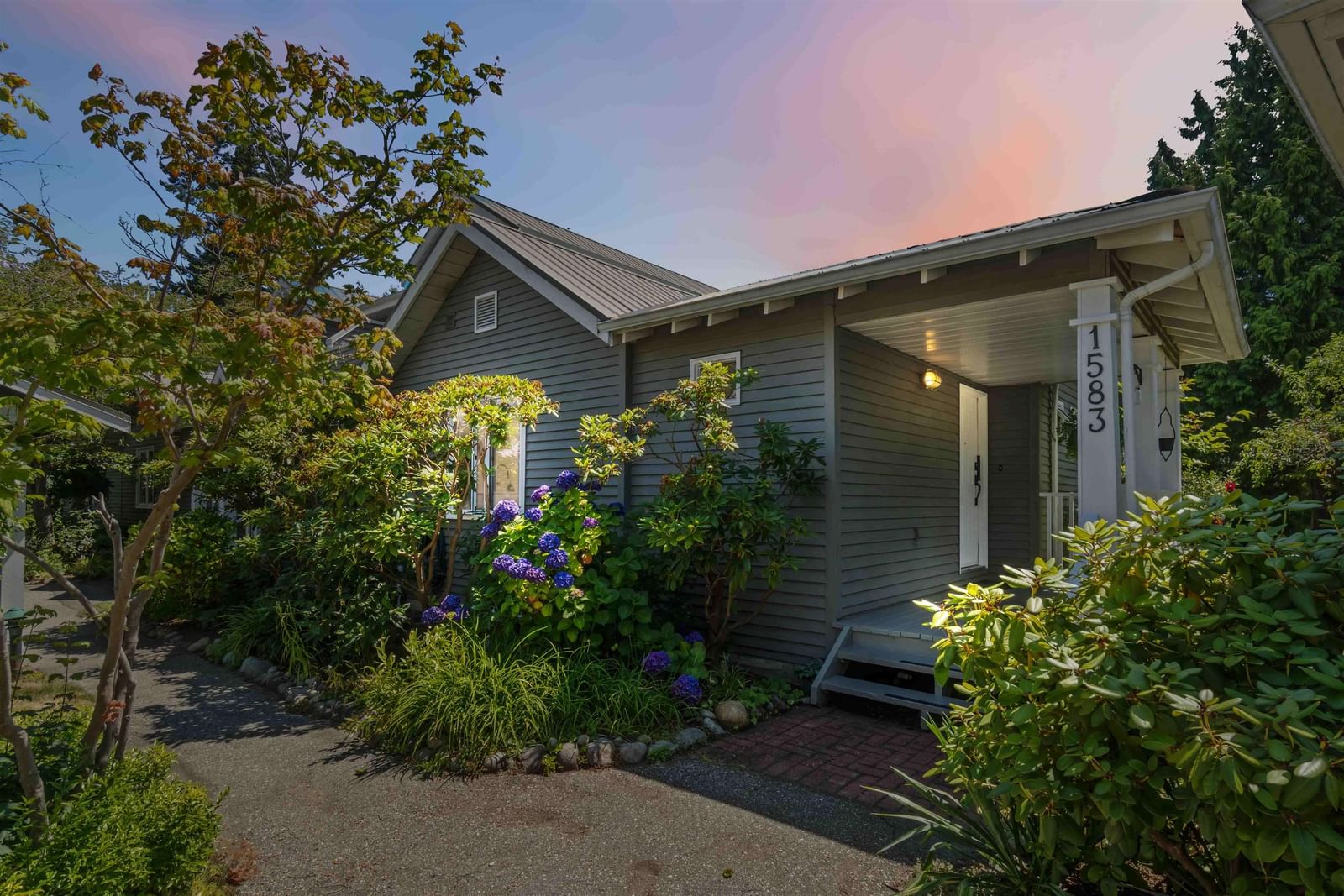 Listing Image 1