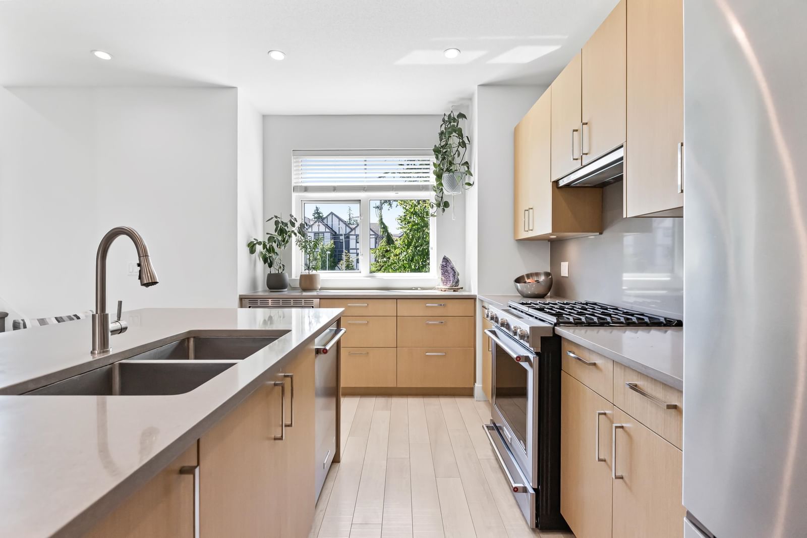 Listing Image 19