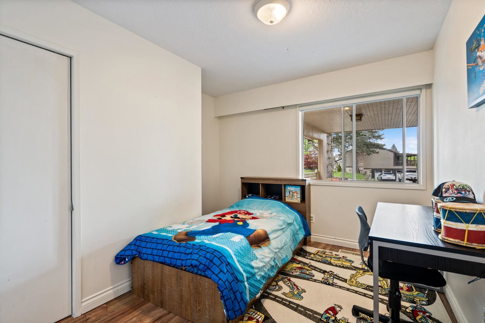 Listing Image 9