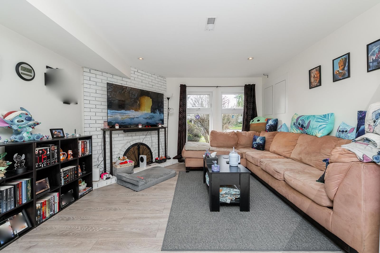 Listing Image 19