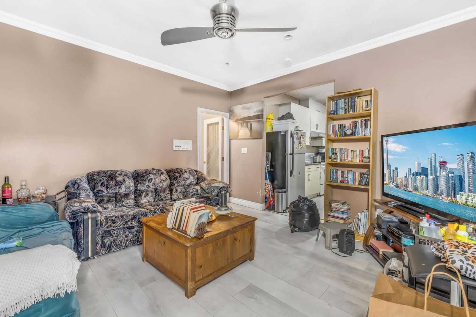 Listing Image 15