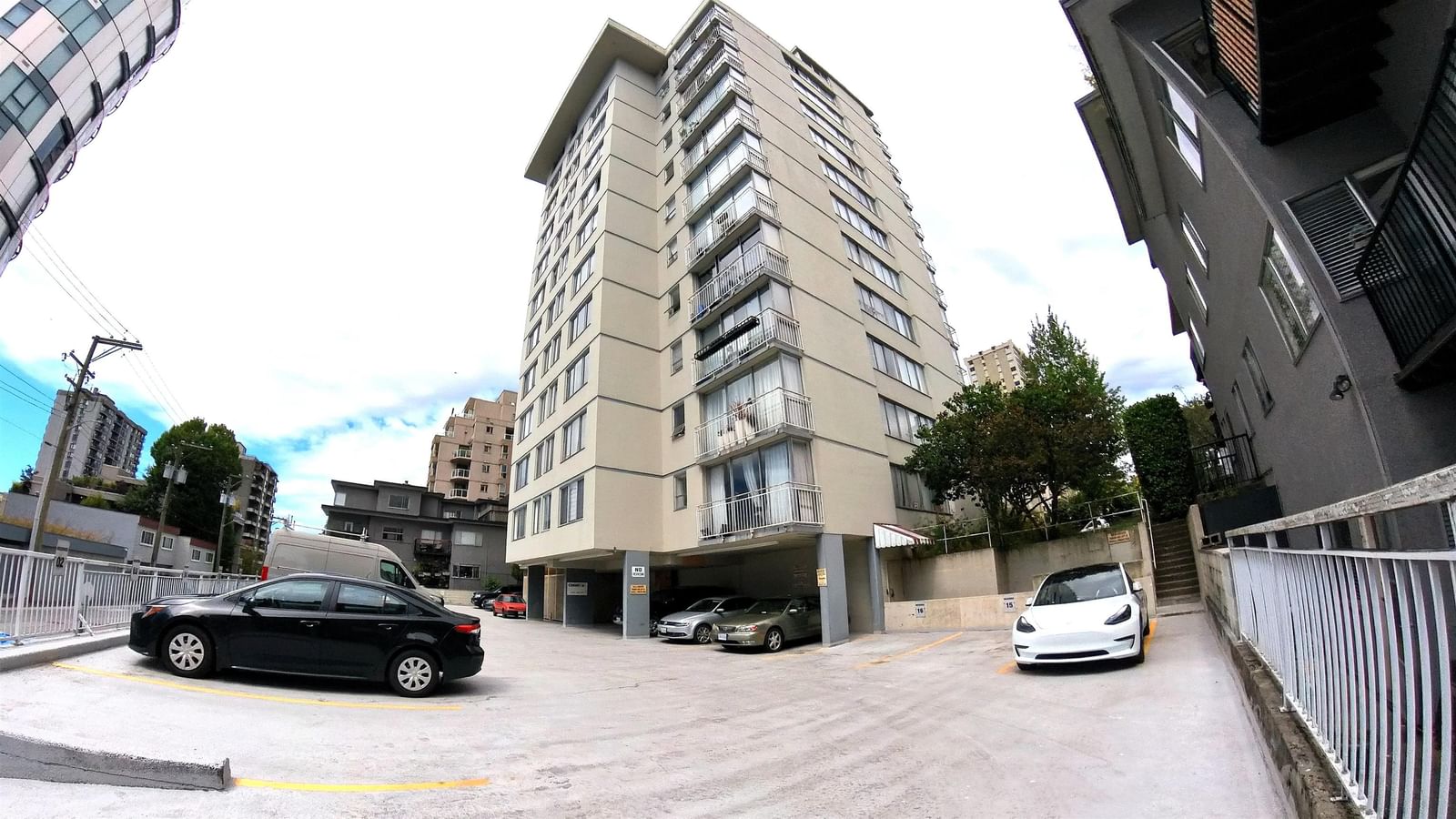 Listing Image 19