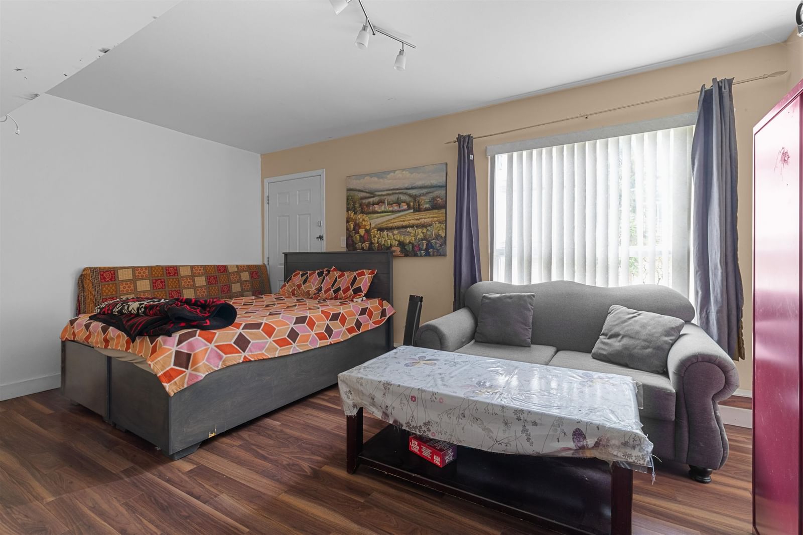 Listing Image 15