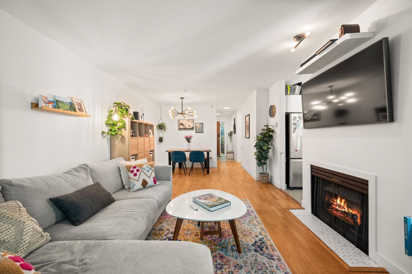 Listing Image 9