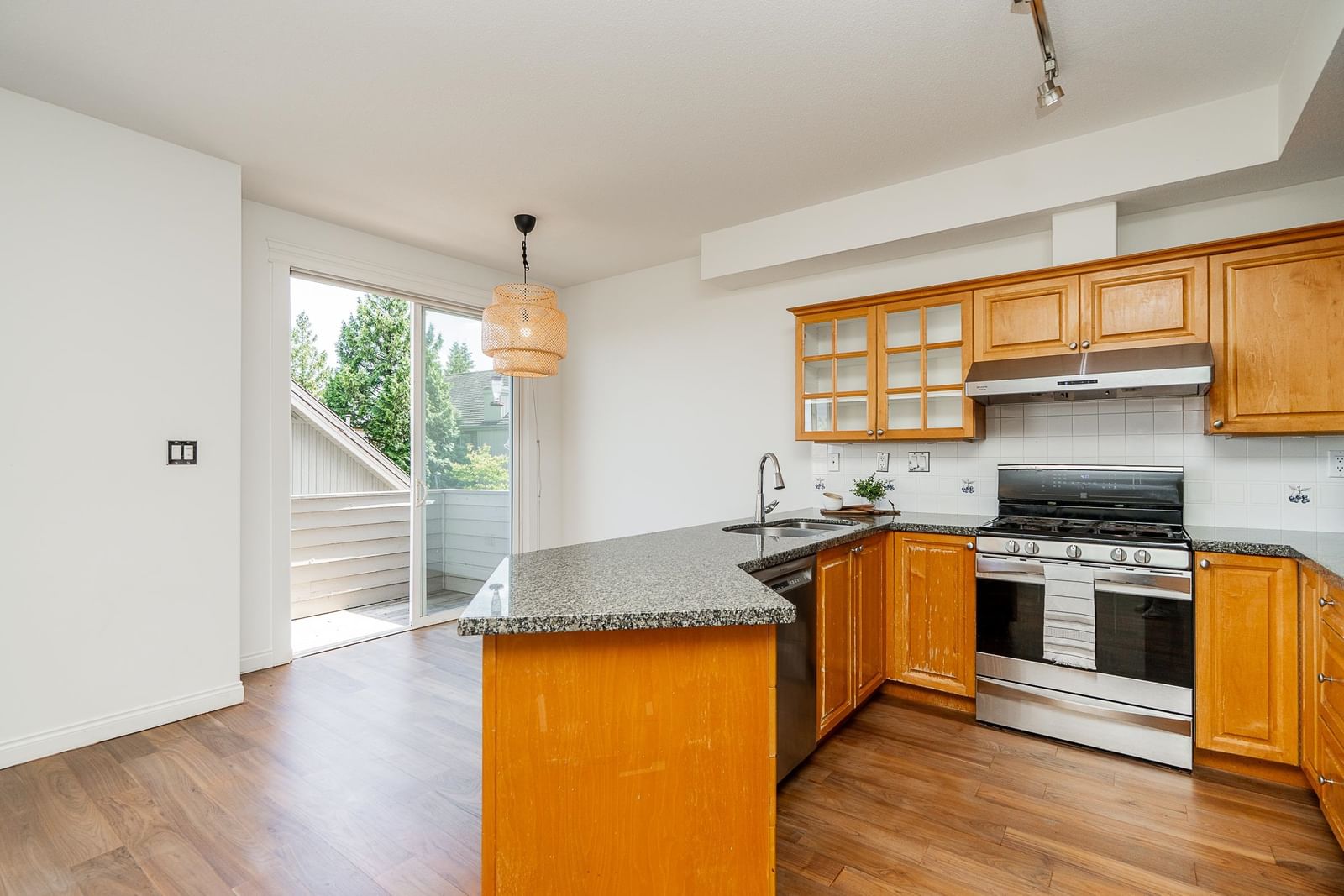 Listing Image 14