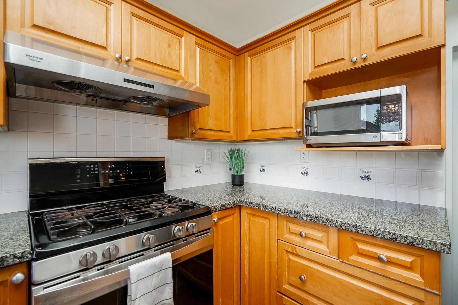Listing Image 15