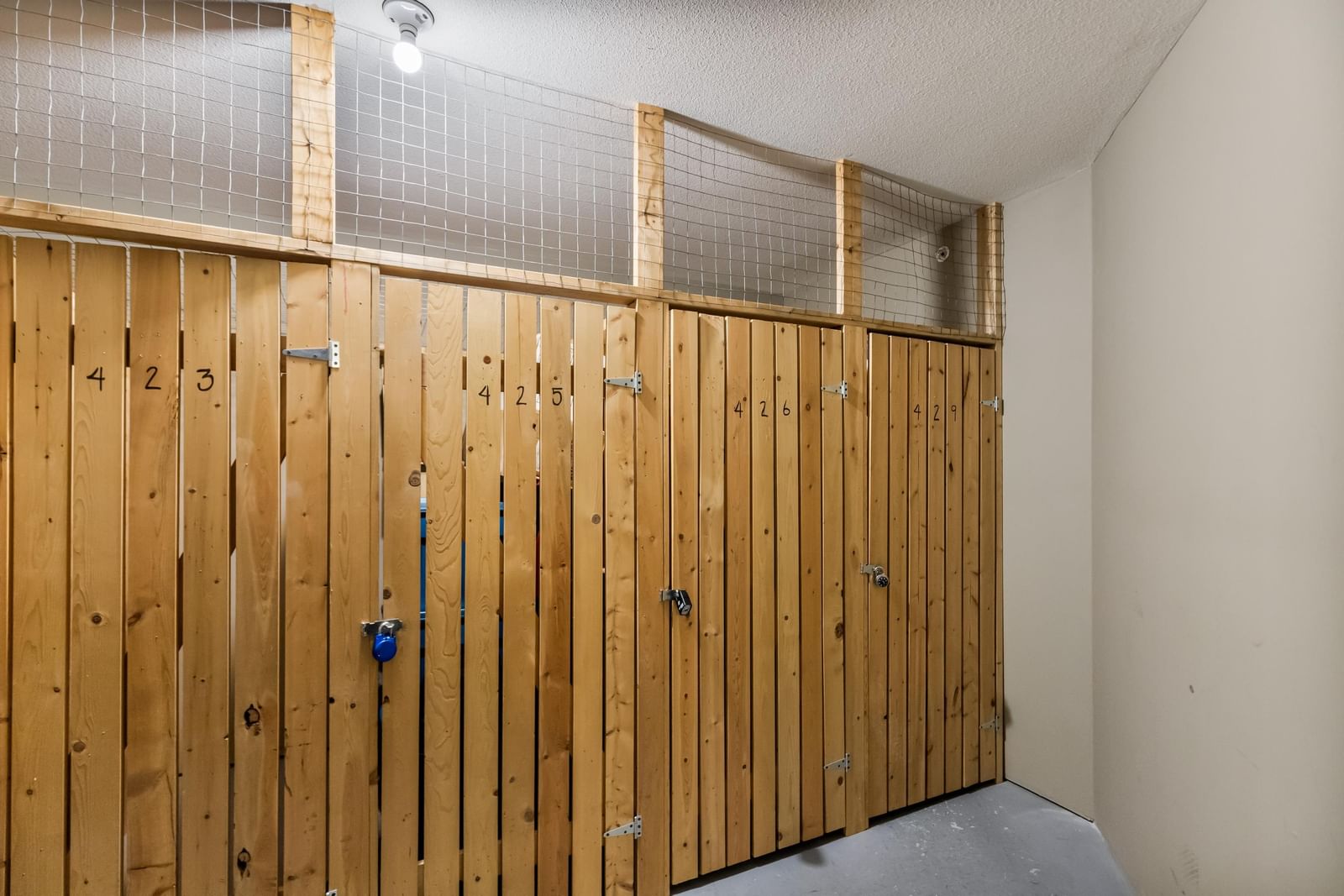 Listing Image 22