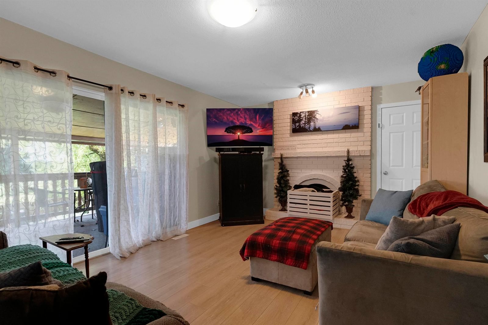Listing Image 6