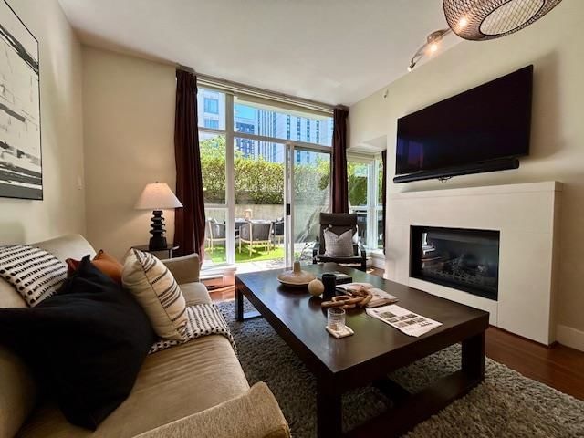 Listing Image 13