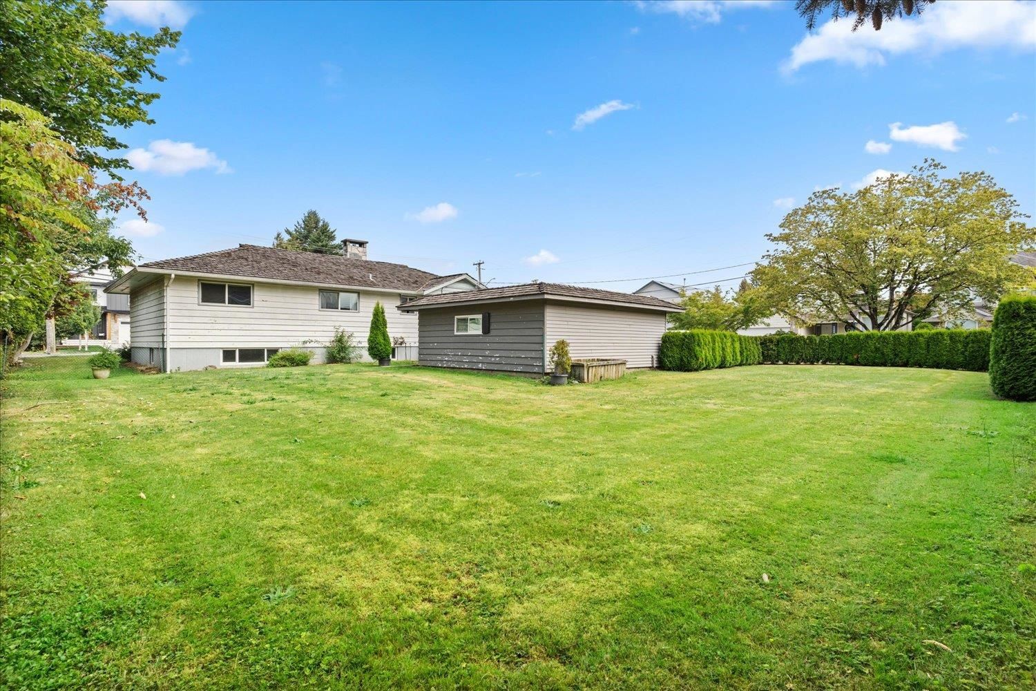 Listing Image 5
