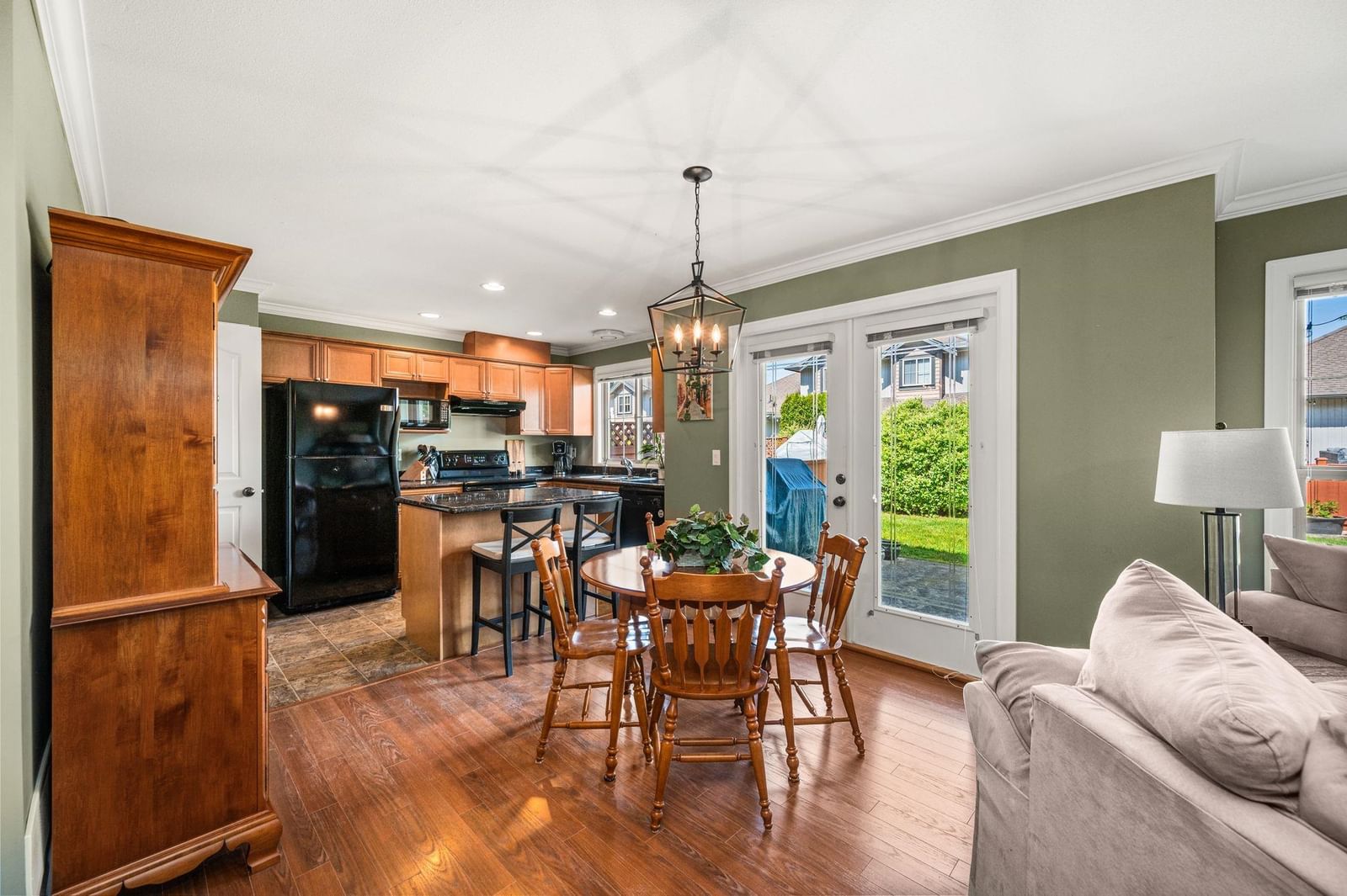 Listing Image 10