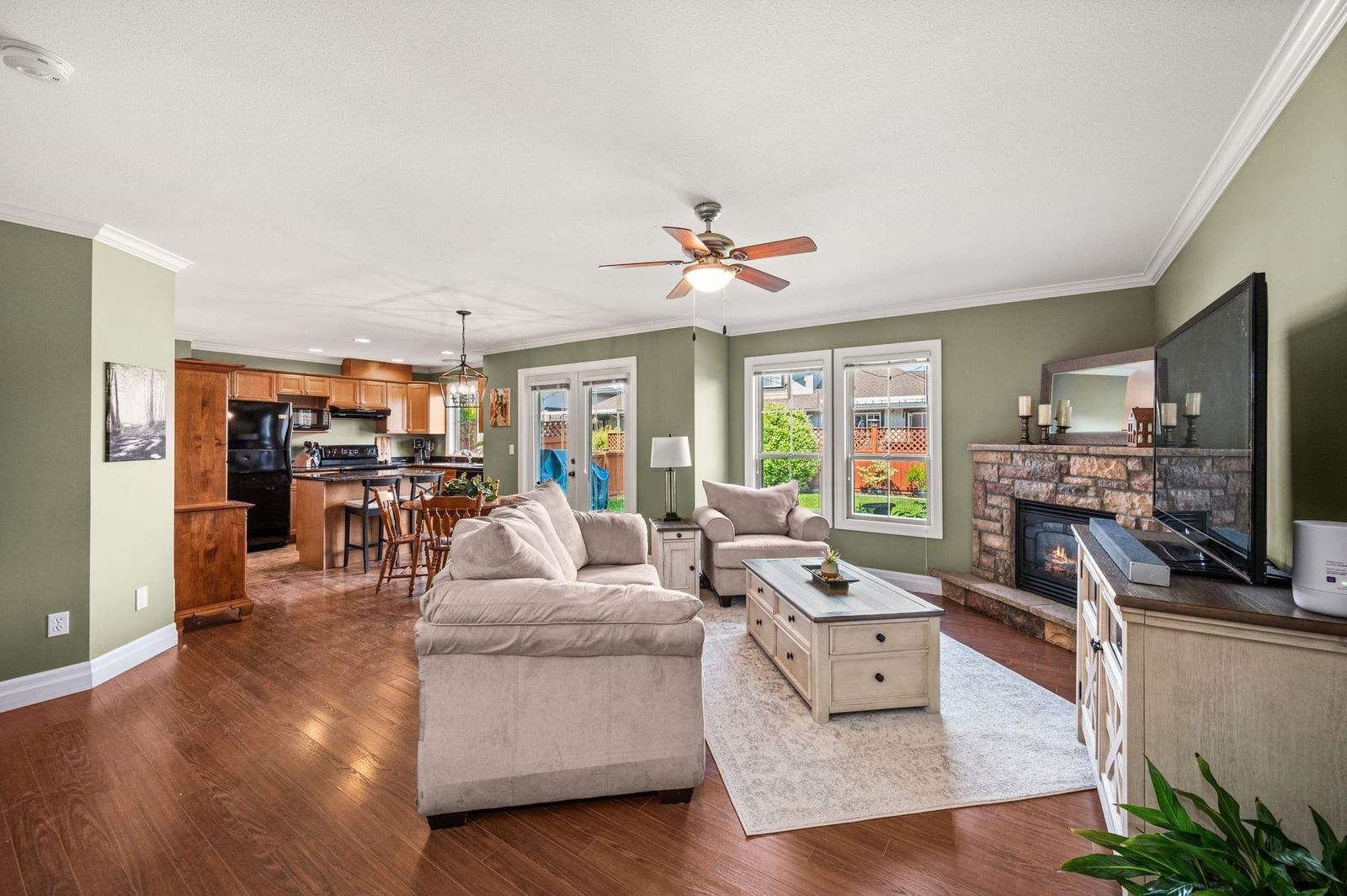 Listing Image 8