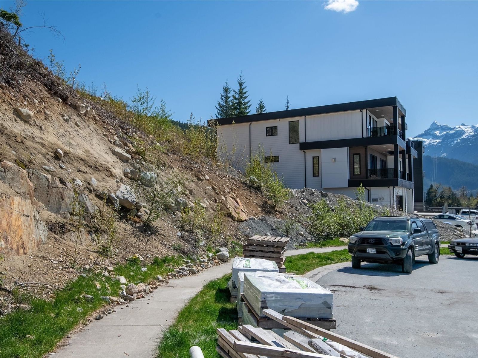 Listing Image 20