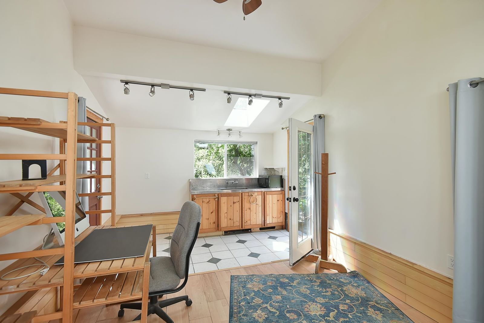 Listing Image 21