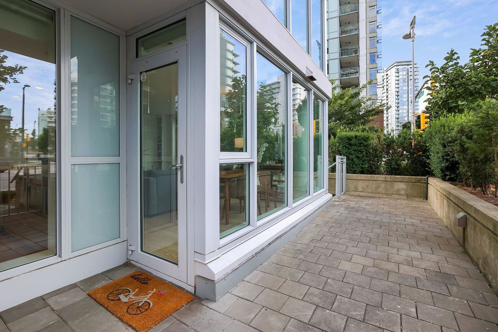 Listing Image 5