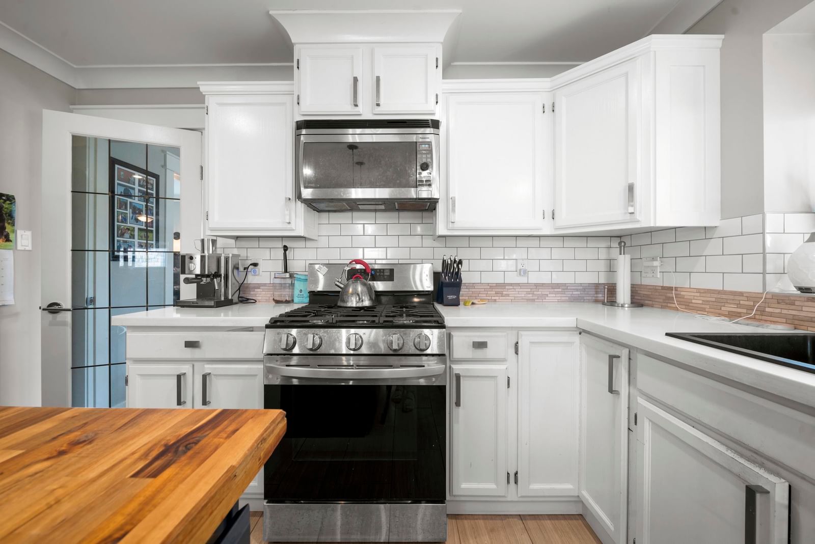 Listing Image 9