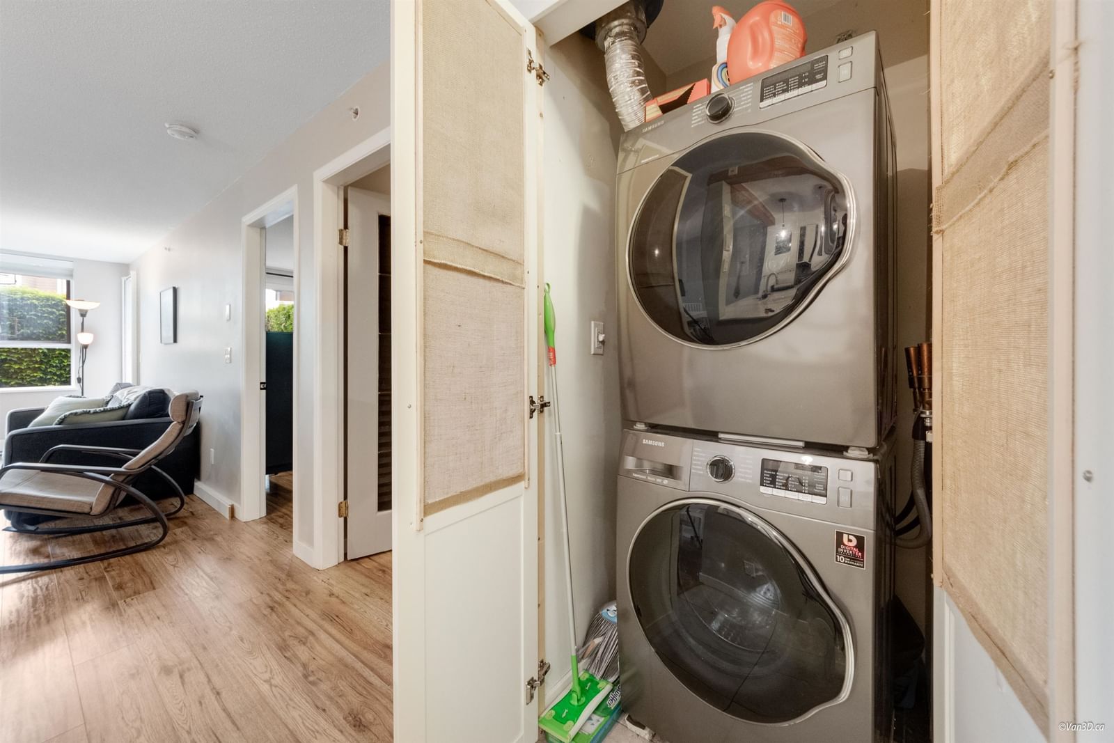 Listing Image 12
