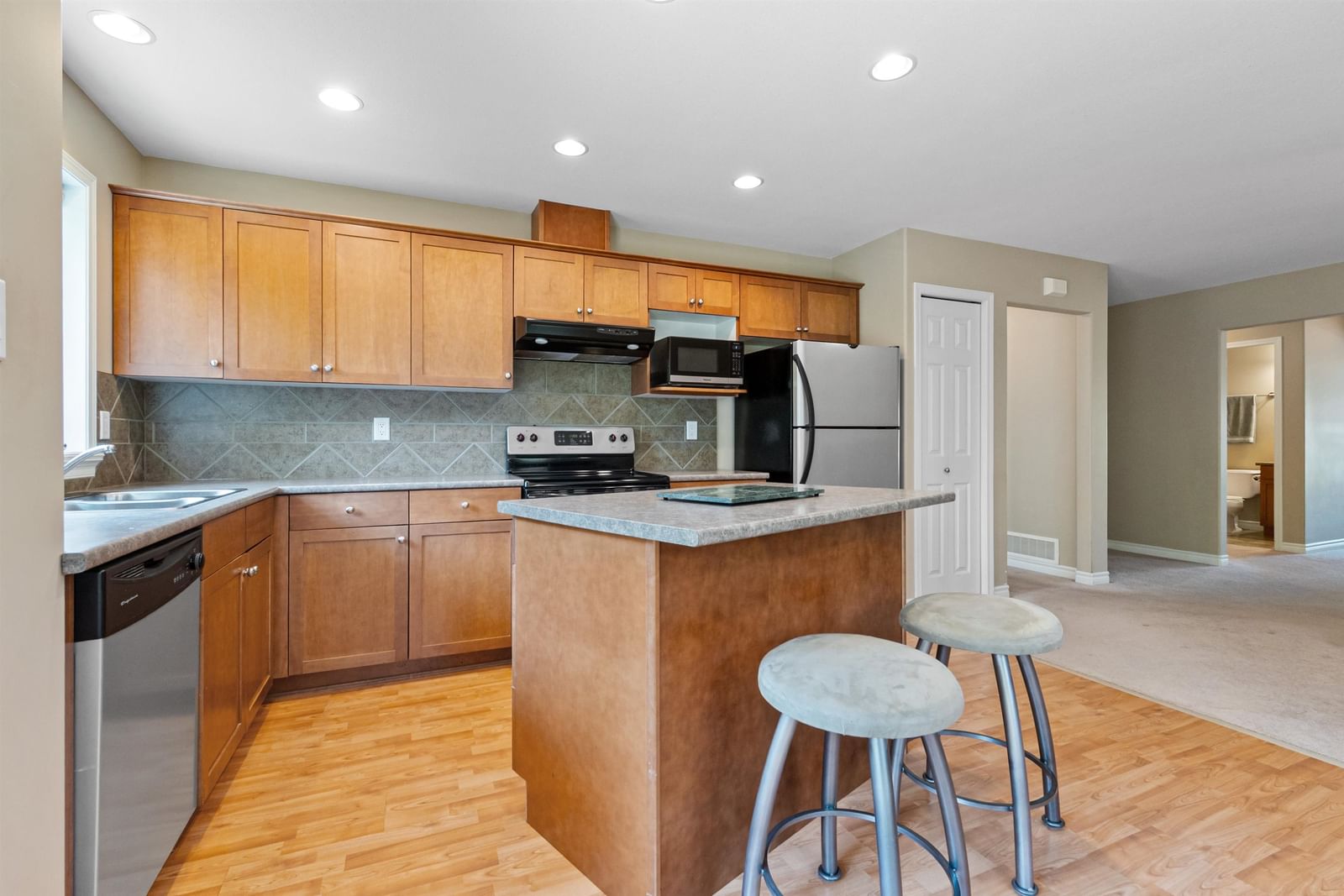 Listing Image 7
