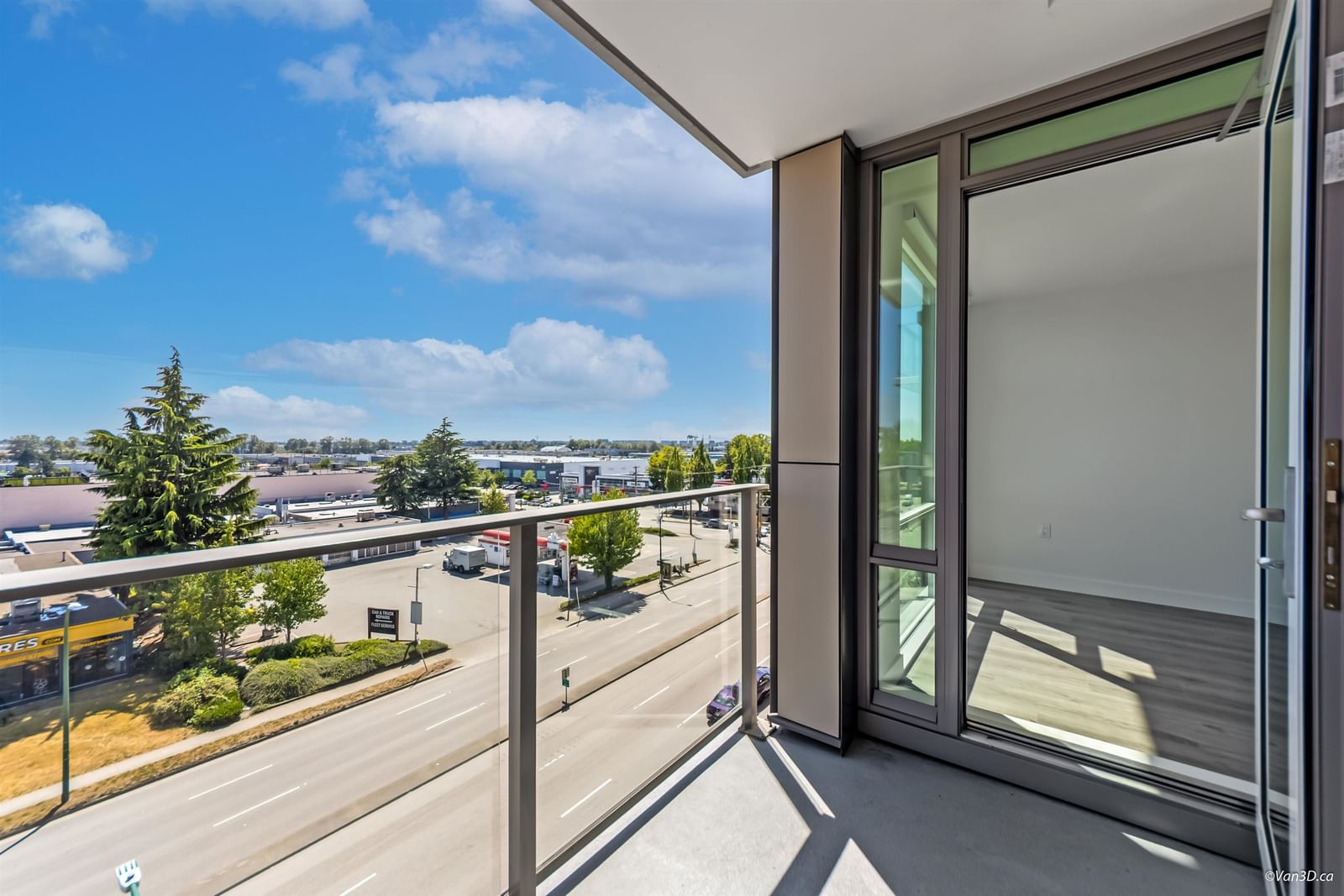Listing Image 11