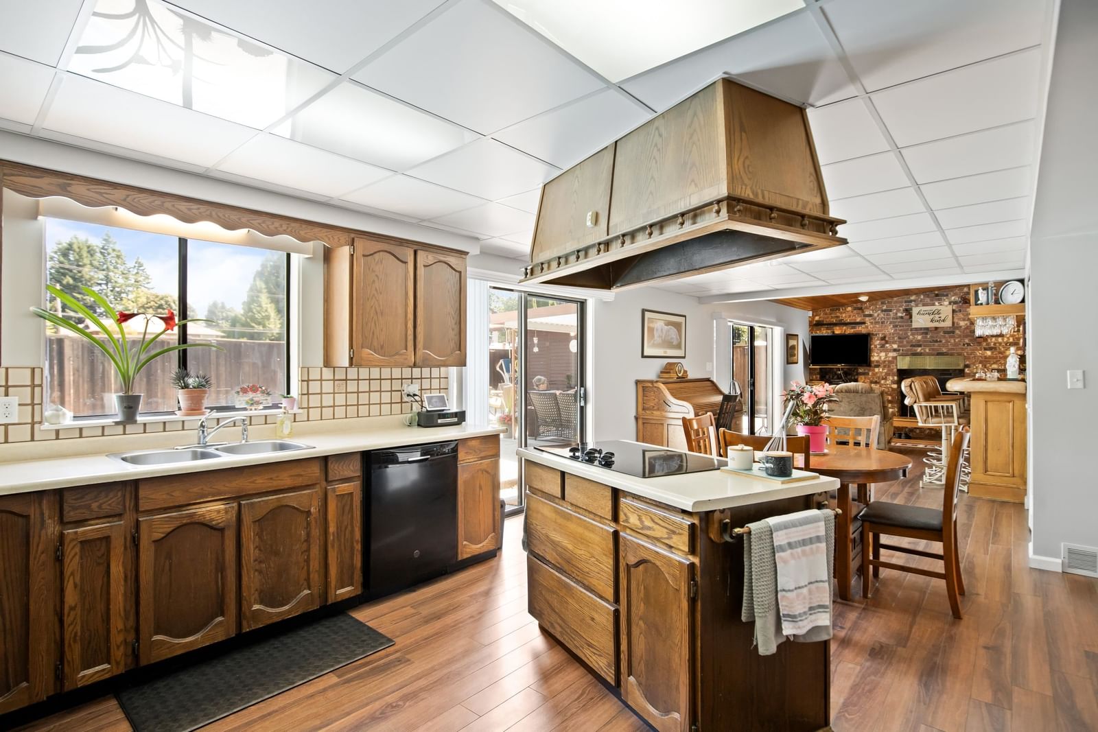 Listing Image 14