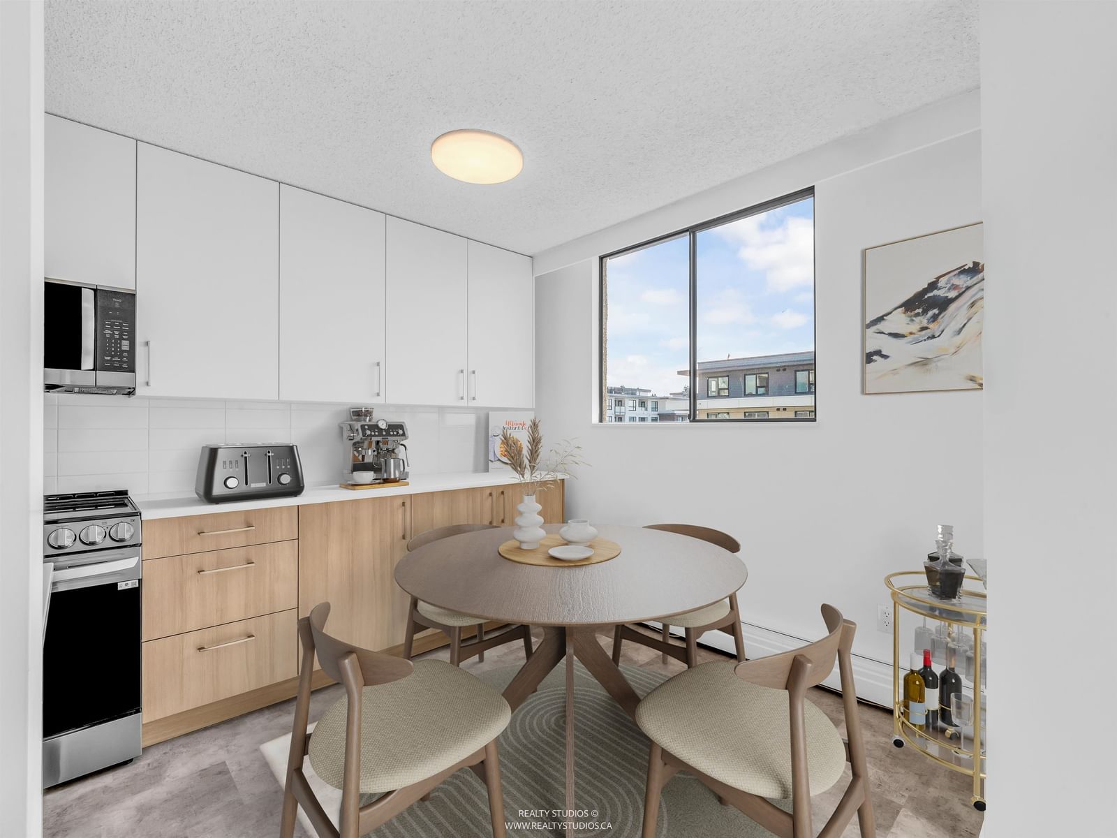 Listing Image 16