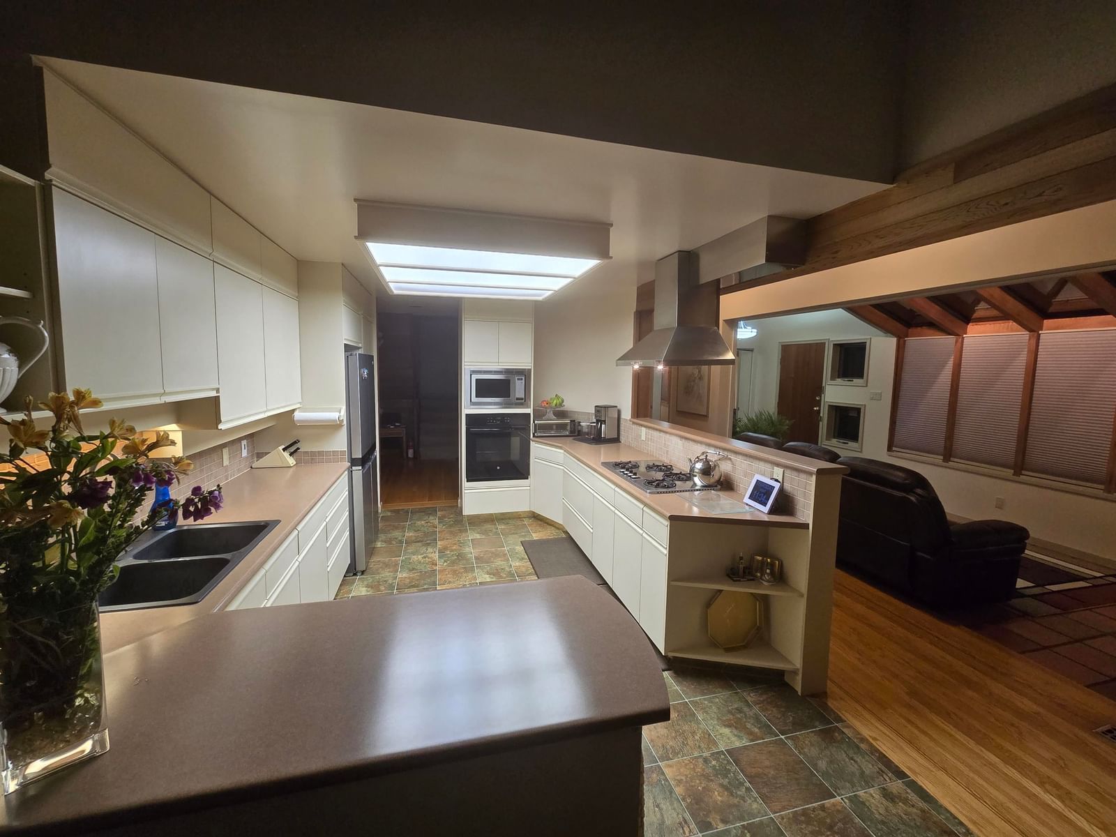 Listing Image 15