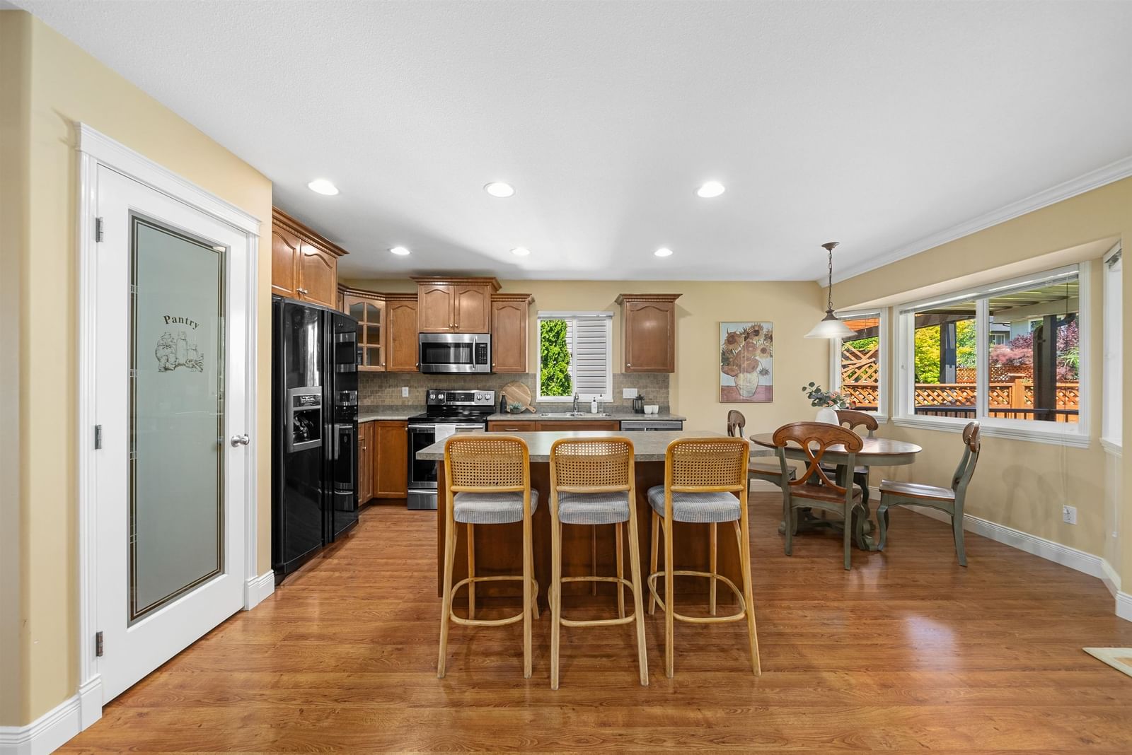 Listing Image 10
