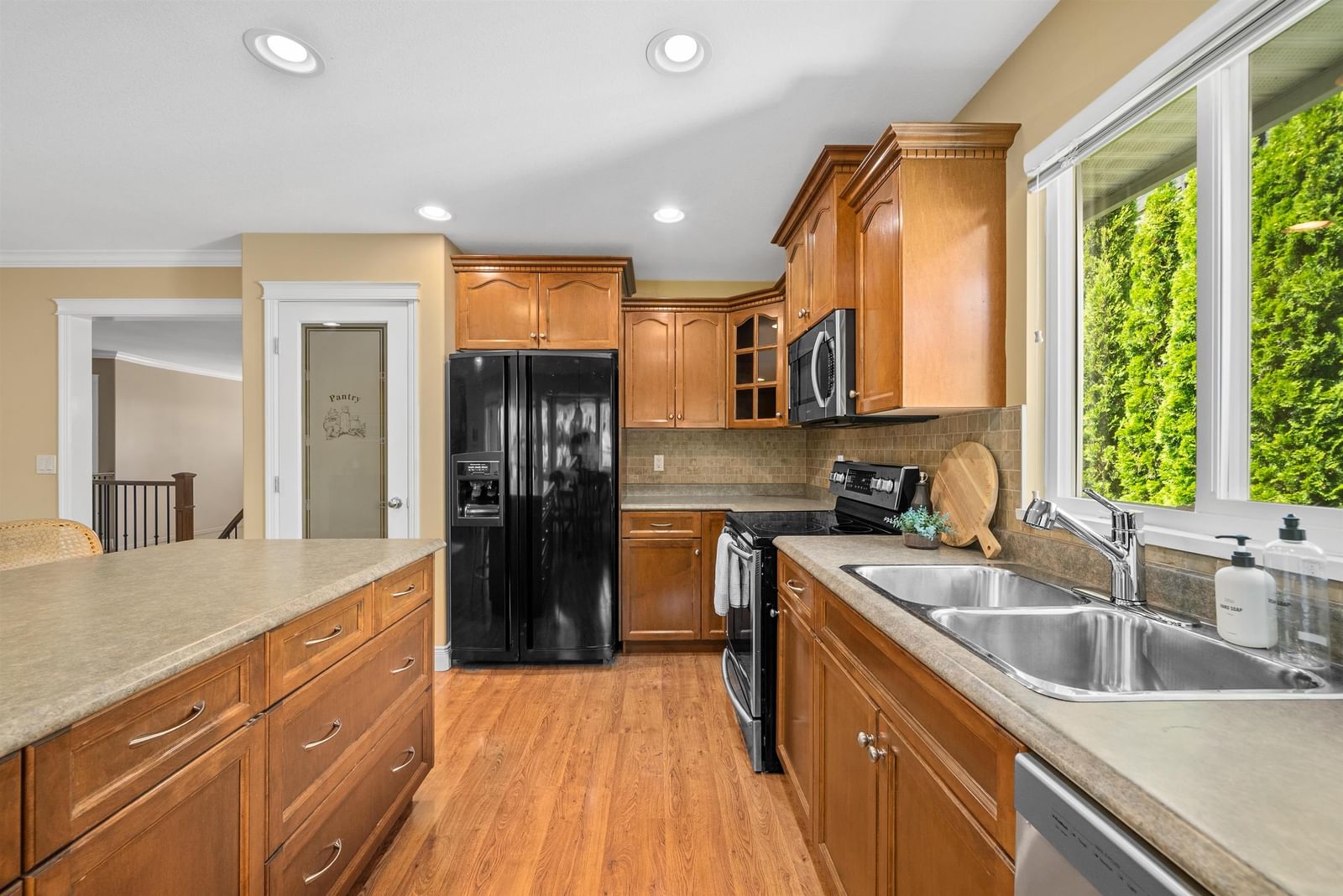 Listing Image 11