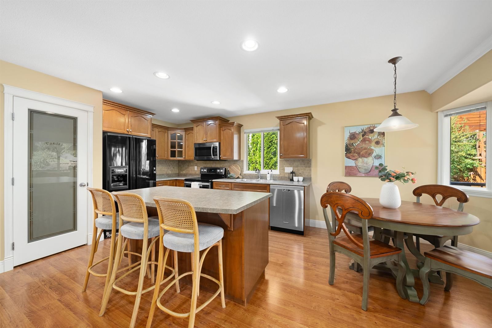 Listing Image 9