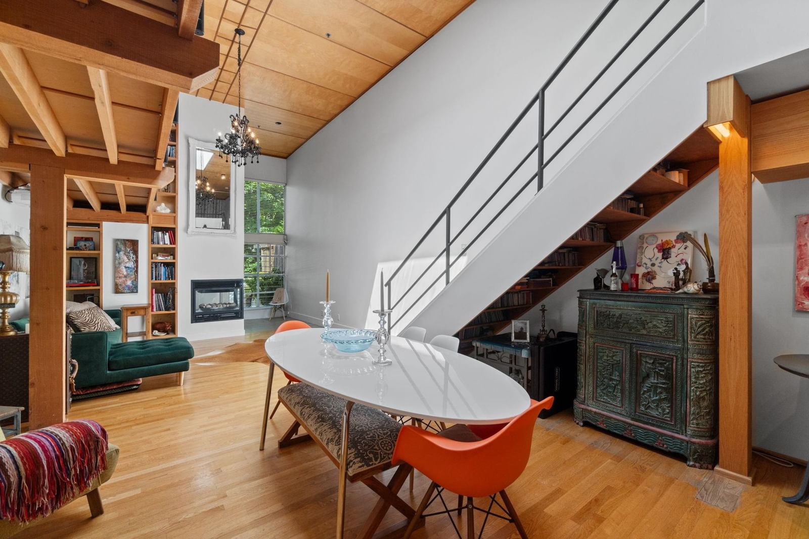 Listing Image 12
