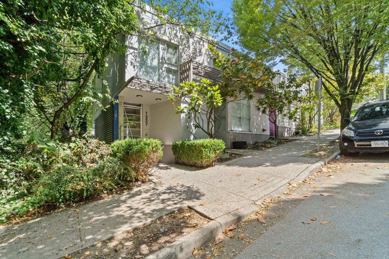 Listing Image 25