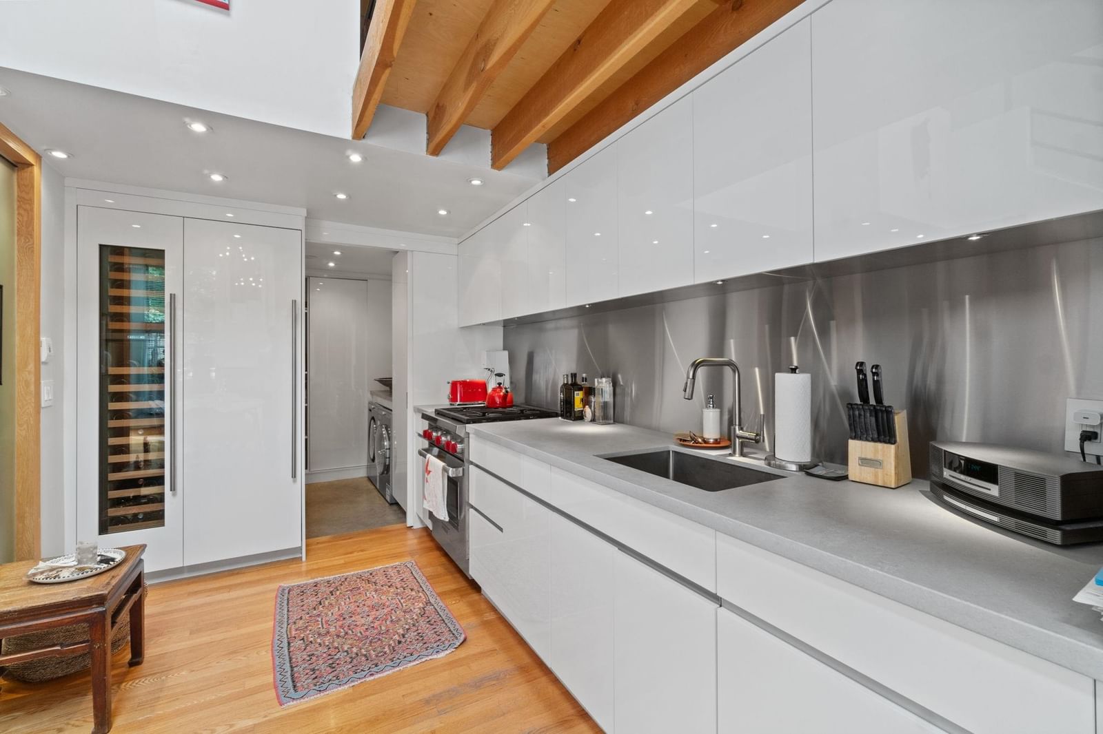 Listing Image 9