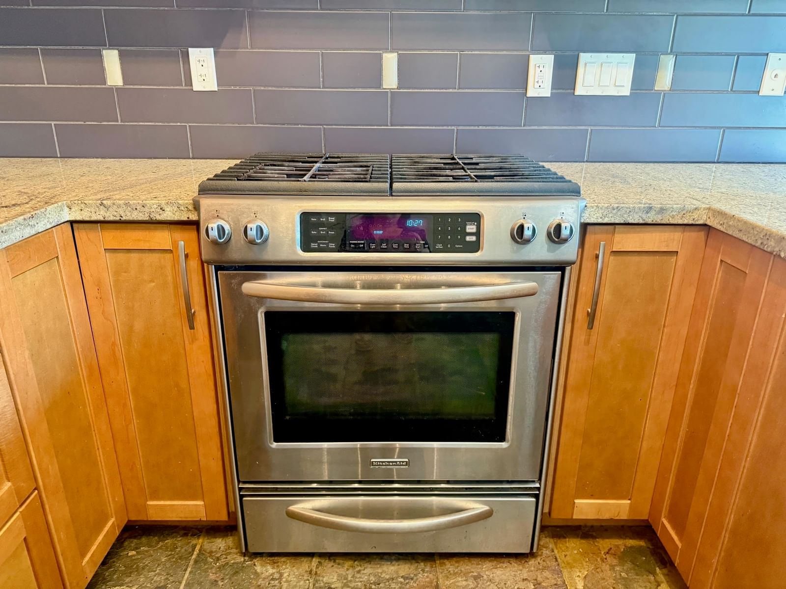 Listing Image 10