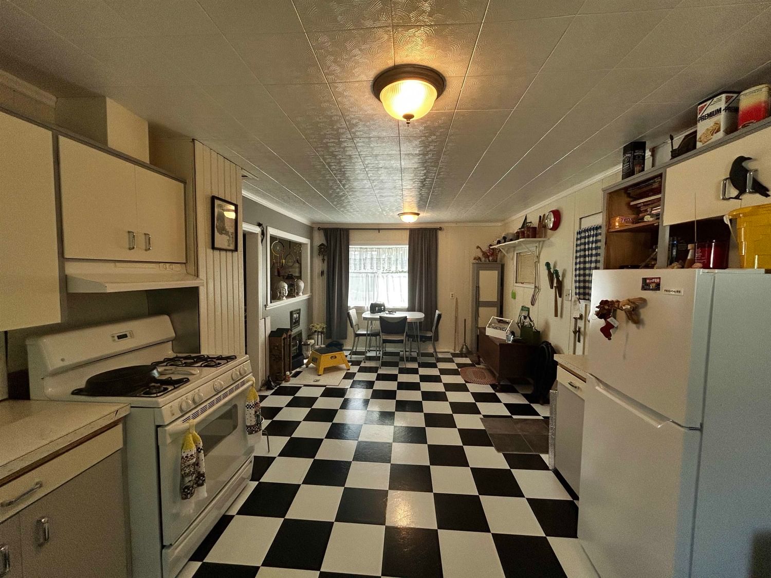 Listing Image 6