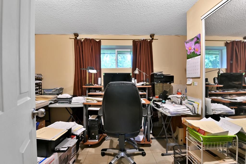 Listing Image 24