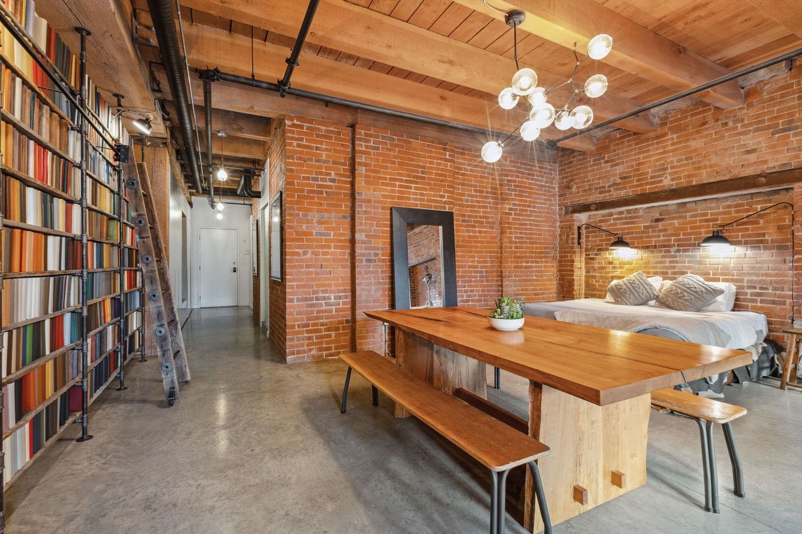 Listing Image 13