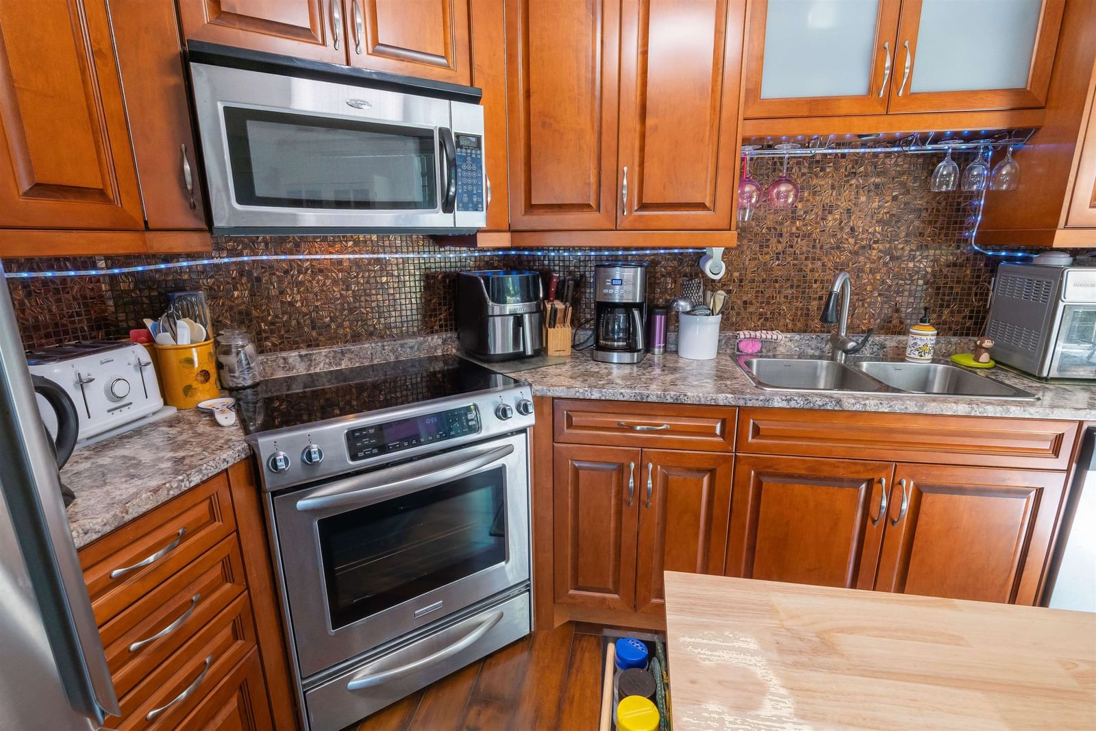 Listing Image 16