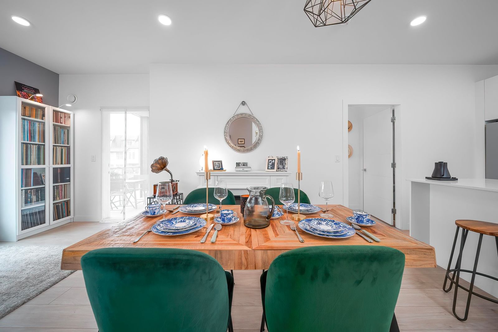 Listing Image 12