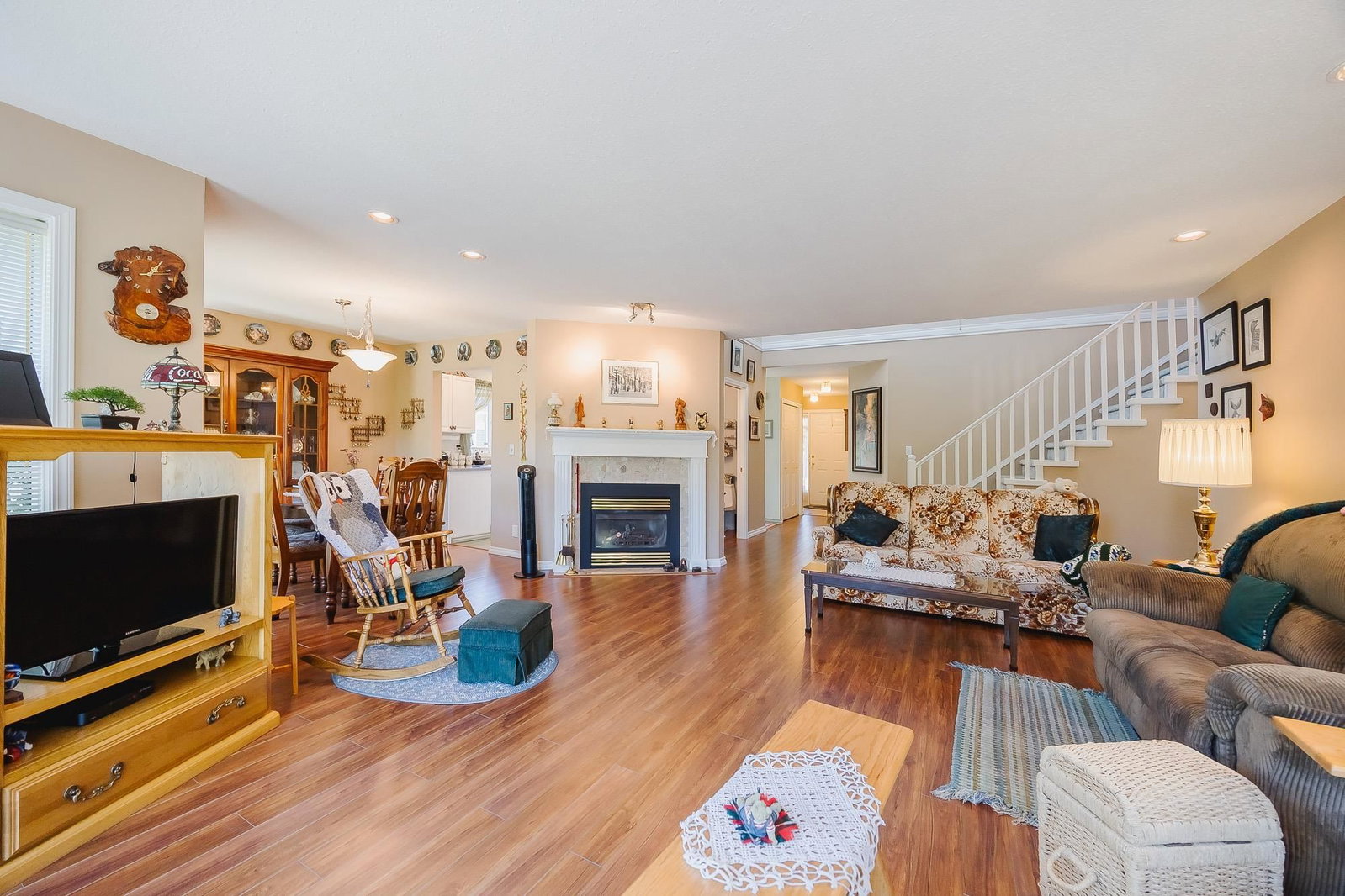 Listing Image 12