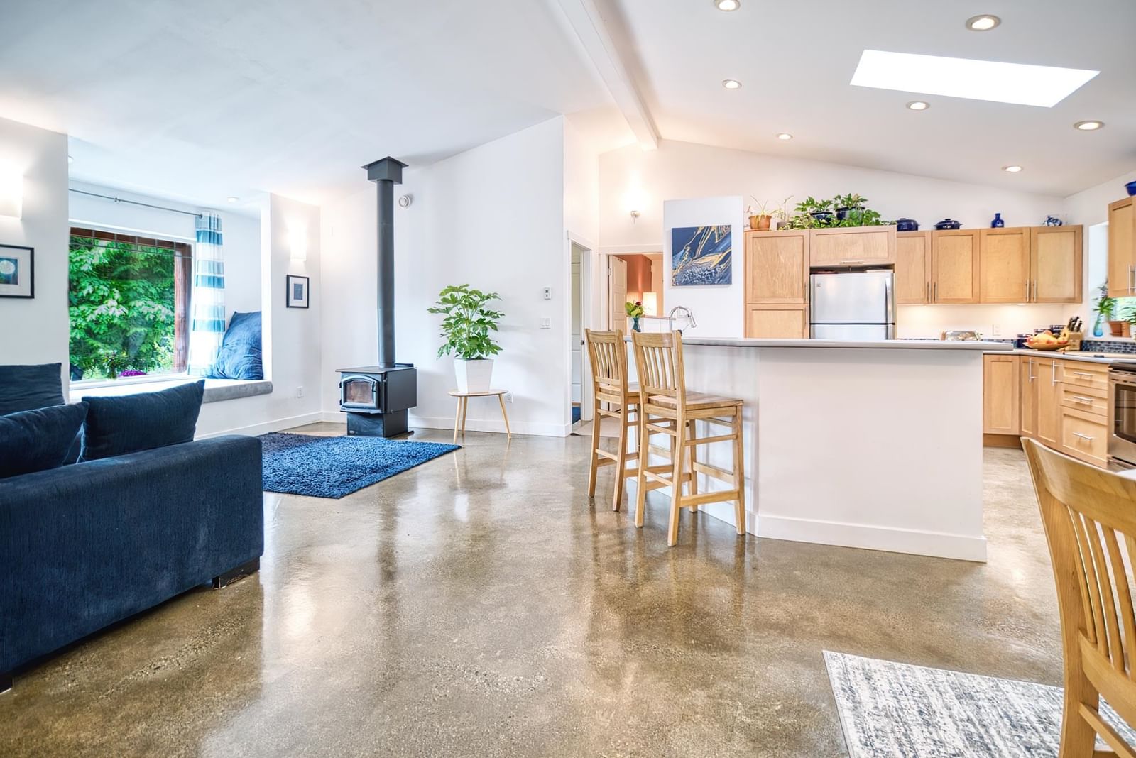 Listing Image 15
