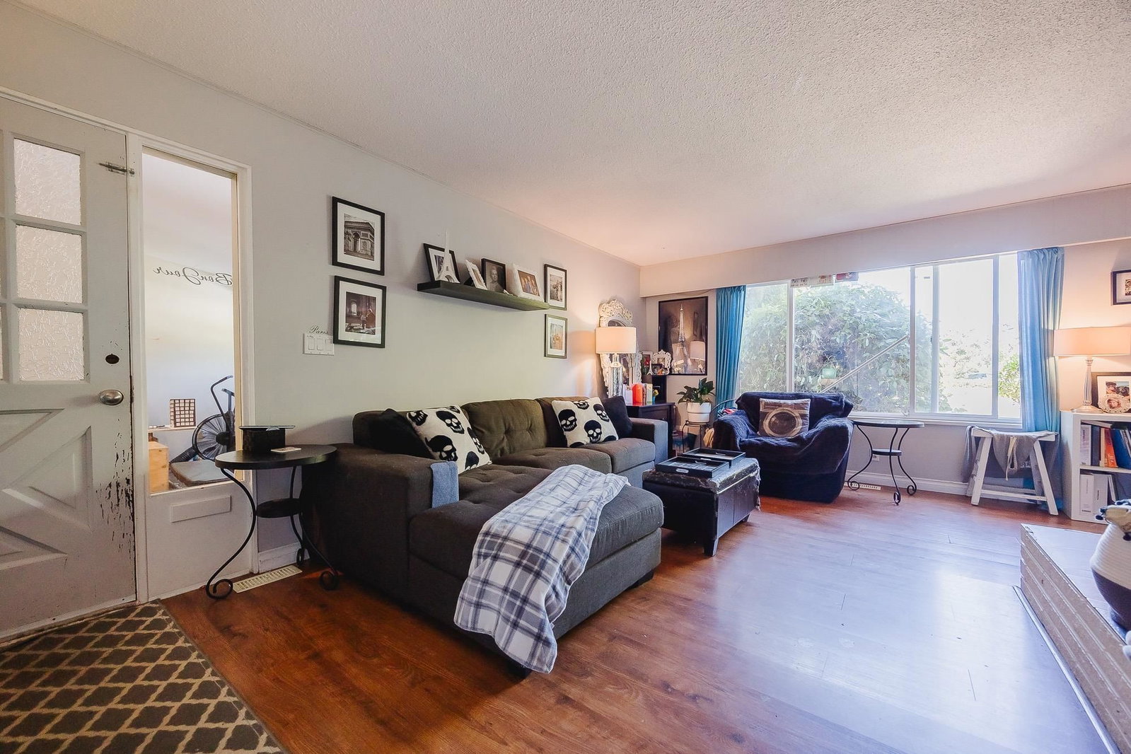 Listing Image 9