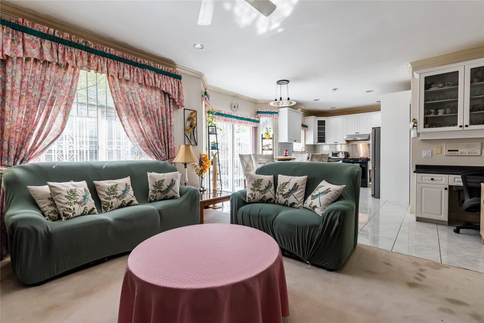 Listing Image 11