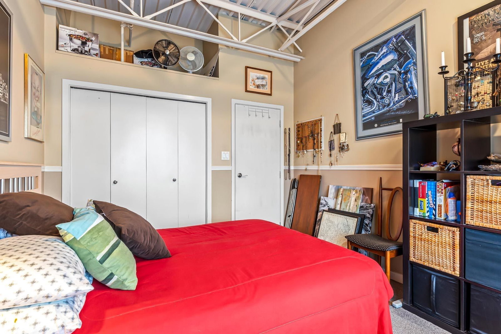 Listing Image 19