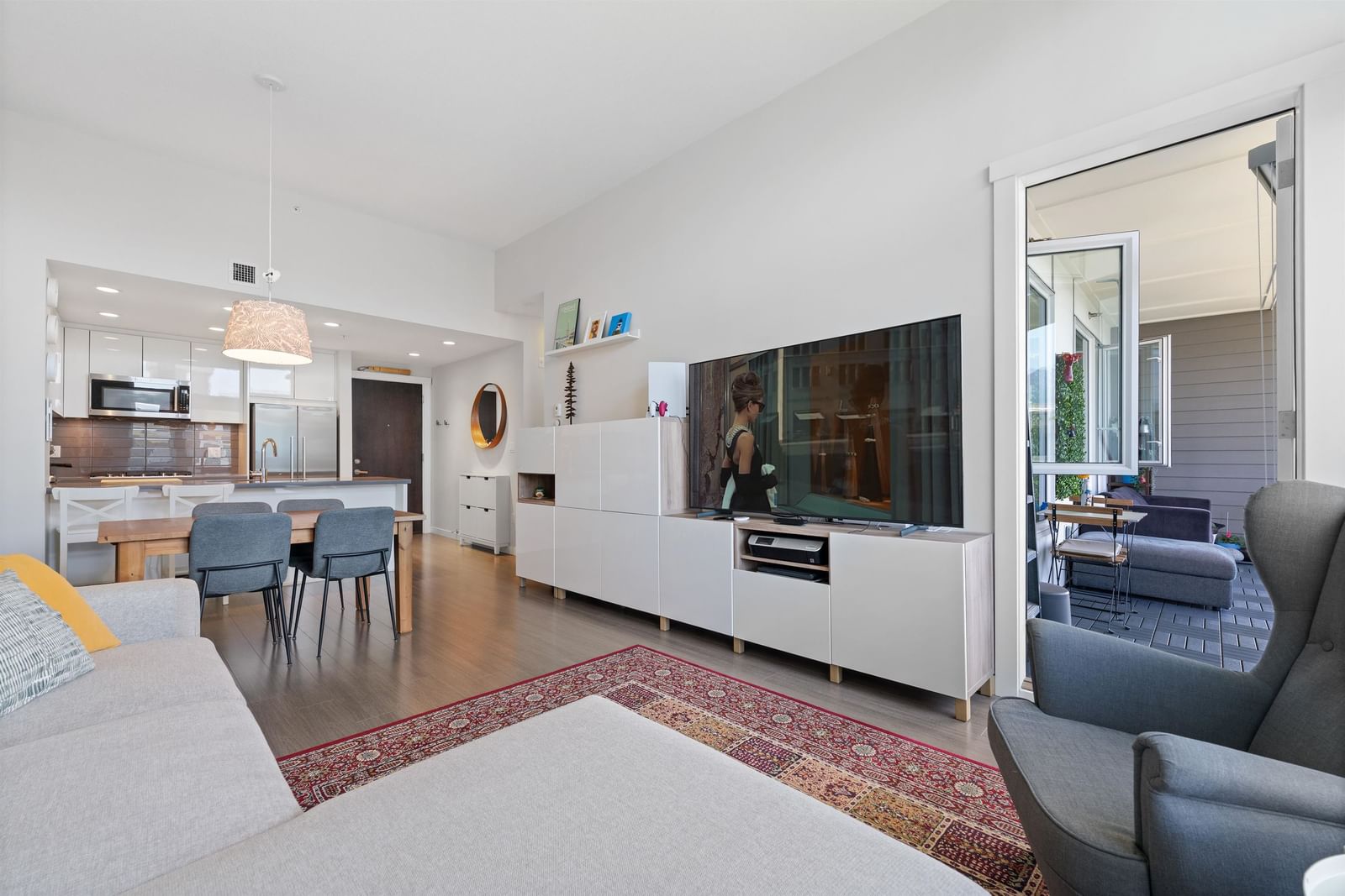 Listing Image 8