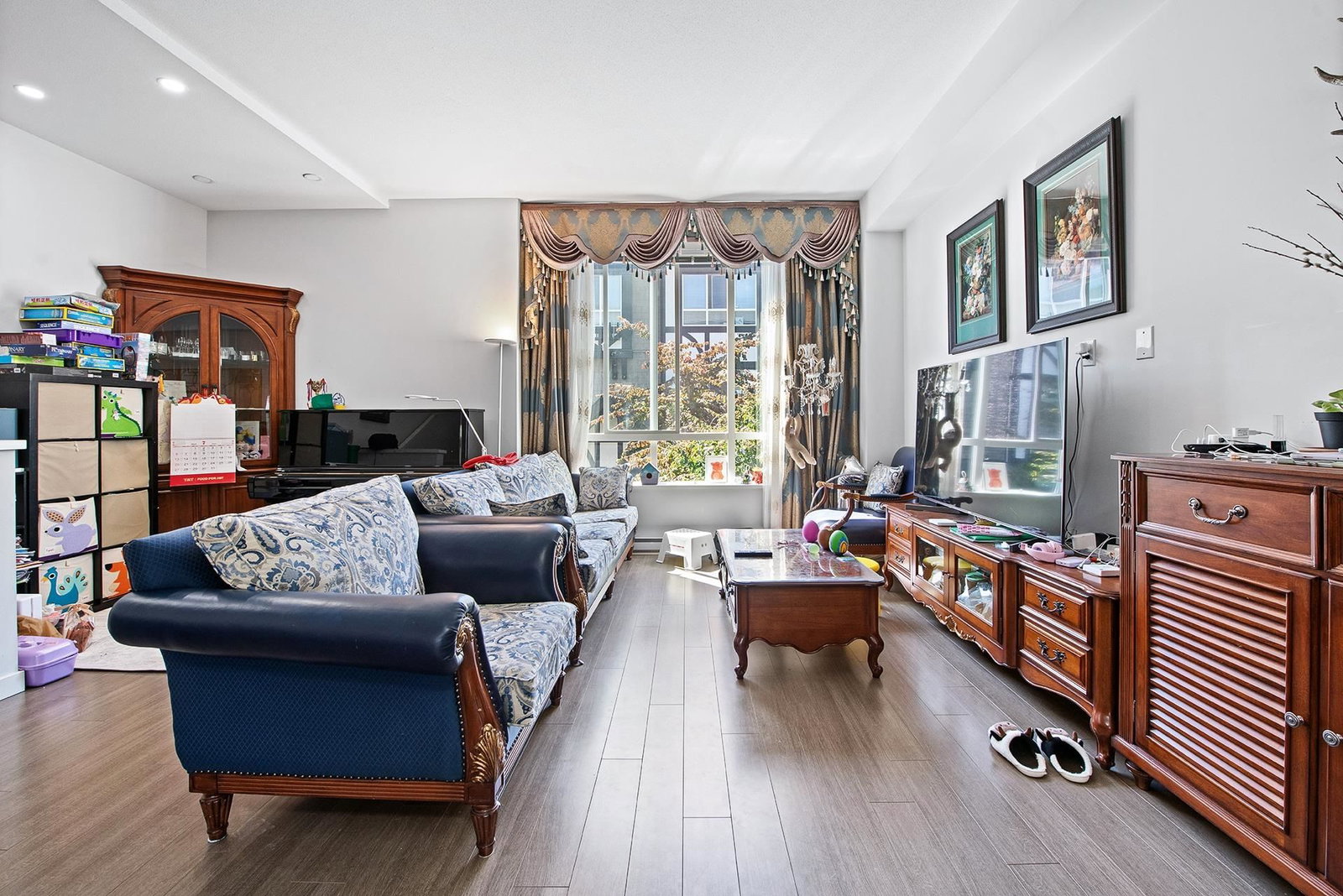 Listing Image 11