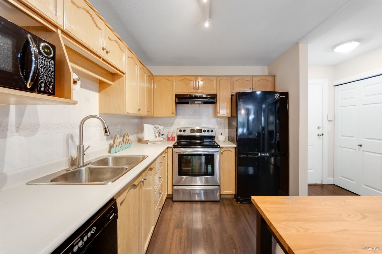 Listing Image 8