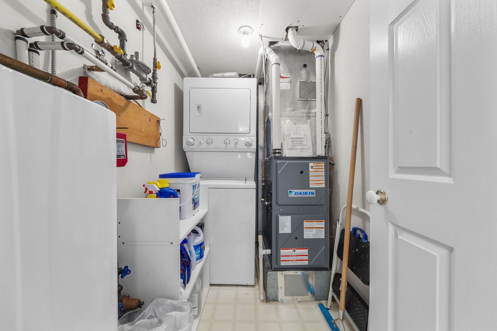 Listing Image 27
